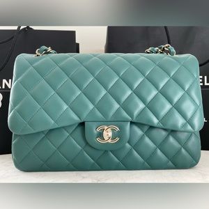 Chanel 21k jumbo lambskin classic double flap